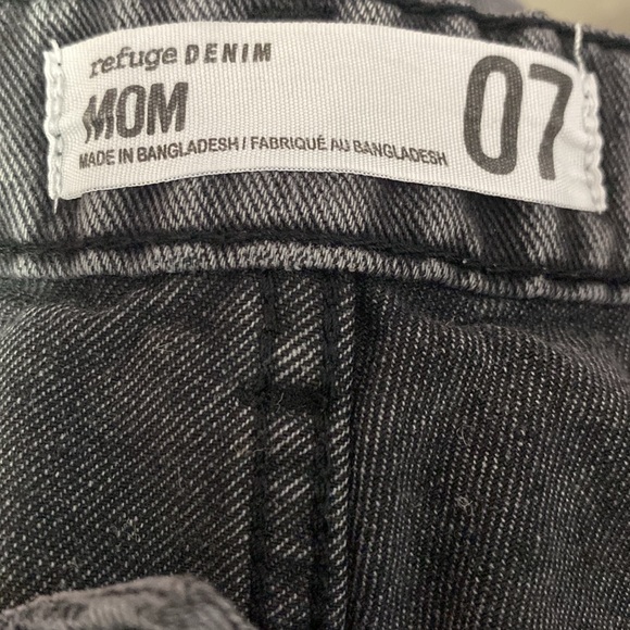 Black Refuge Denim Ripped Jeans - Picture 3 of 3